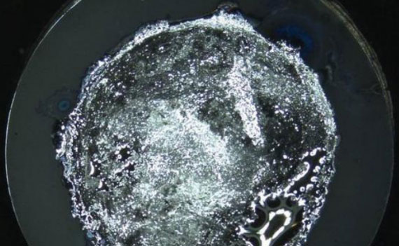 研究人員利用類似補(bǔ)牙的材料來保證固態(tài)鋰電池的性狀穩(wěn)定